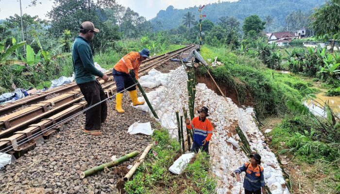 KAI Daop 2 Bandung Percepat Penanganan Jalur Rel di Cianjur