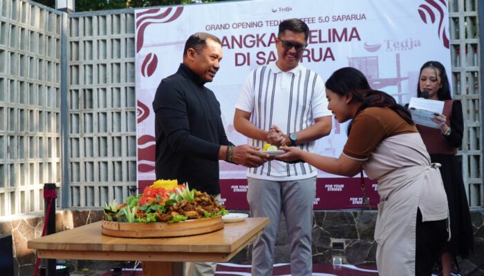 Dankodiklatad Letjen TNI Mohamad Hasan Resmikan Tedja Coffee 5.0 Saparua di Bandung