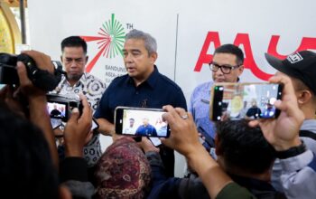 BBM Non-Subsidi Meroket, Farhan Putar Otak Amankan Operasional Sampah di Kota Bandung