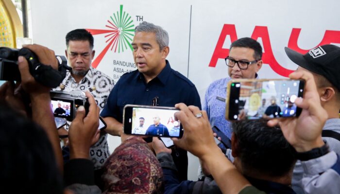 BBM Non-Subsidi Meroket, Farhan Putar Otak Amankan Operasional Sampah di Kota Bandung