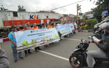 KAI Daop 2 Bandung Ingatkan Keselamatan di Perlintasan Sebidang: Dahulukan Perjalanan Kereta Api