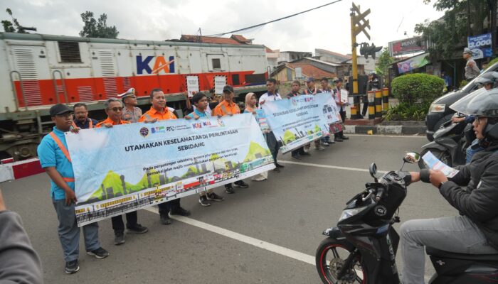 KAI Daop 2 Bandung Ingatkan Keselamatan di Perlintasan Sebidang: Dahulukan Perjalanan Kereta Api