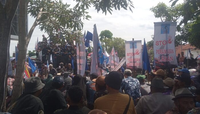 DEMO: Biawak Diberikan KOMPI kepada Pejabat Indramayu