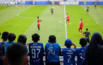 Farhan Percaya Persib Kembali Angkat Trofi Meski Persaingan Kian Sengit