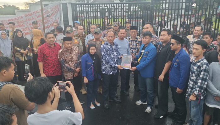 Setahun Viman-Diky Menjabat, Kepercayaan Masyarakat Ikut Defisit