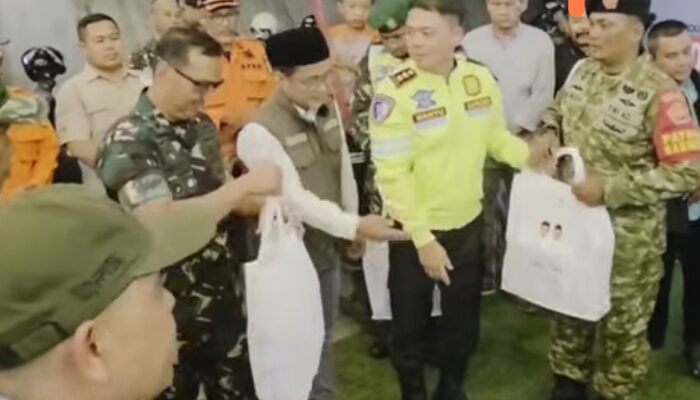 Bupati Tasikmalaya Tinjau Posko Pengamanan Mudik di Alun-alun Singaparna