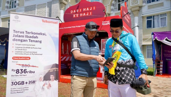 Beribadah Pakai RoaMAX Haji Telkomsel, Jemaah Haji Kloter Jawa Barat Makin Tenang