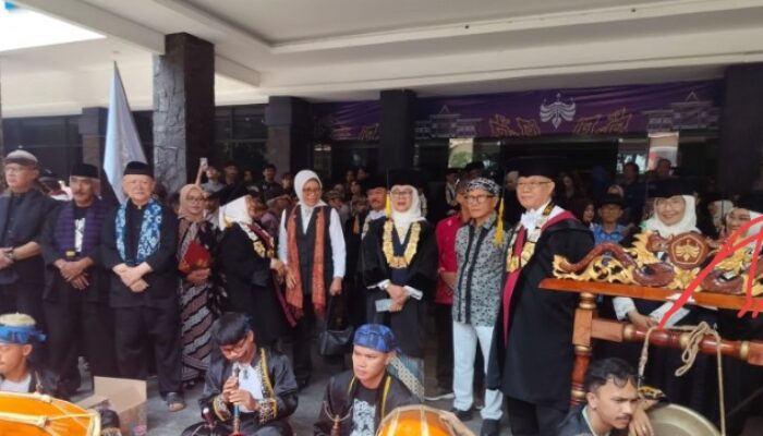 Hadiri Dies Natalis ISBI Bandung, Buky Wibawa Tekankan Pentingnya Inovasi Tradisi