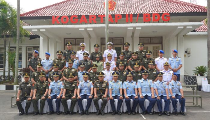 Mayjen TNI Kosasih Pimpin Sertijab Kaskogartap II/Bandung, Marsma TNI Solihin Resmi Jabat Pejabat Baru