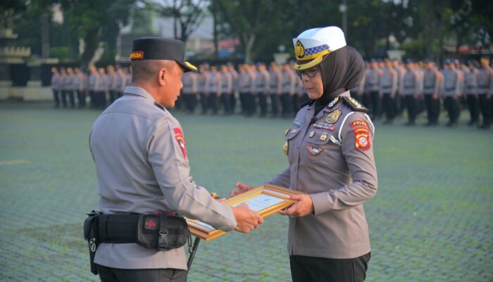 Dedikasi Luar Biasa, Kasubdit Kamsel Ditlantas Polda Jabar Raih Kenaikan Pangkat Istimewa