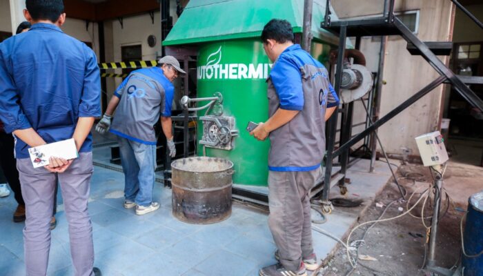 Sekda Kota Bandung Tinjau Prototipe Autothermix, Solusi Baru Musnahkan Sampah Tanpa Bakar