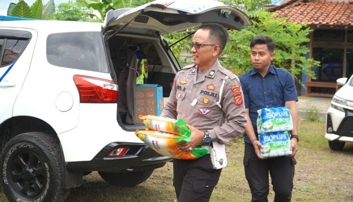 Jum’at Berkah, Satlantas Polres Tasikmalaya Sambangi Anak Yatim di Padakembang