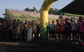 HUT ke-80 Kodam III/Siliwangi, Pangdam Mayjen TNI Kosasih Lepas Lomba Ton Tangkas 