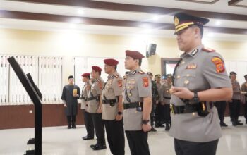 Pimpin Sertijab PJU dan Kapolrestabes Bandung di Cikeruh, Kapolda Jabar: Mutasi Itu Regenerasi Kepemimpinan