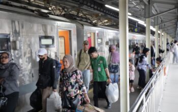 Tiket Ludes di Atas 100 Persen, Penumpang KA Daop 2 Bandung Membeludak di Libur Idul Adha