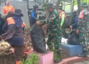 ​Lewat Program Kekasih, Koramil 1802/Cibeunying Tata Ulang Kebersihan Taman Lansia Jalaprang