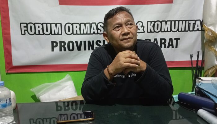 Pasukan Jaga Lembur Forum Ormas Jabar Hadang Massa Anarkis Berbaju Hitam