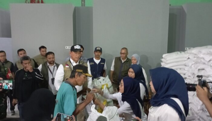 Kepala Bulog Ahmad Rizal Ramdhani Pastikan Stok Pangan Aman hingga Tahun Depan Saat Tinjau Arjasari