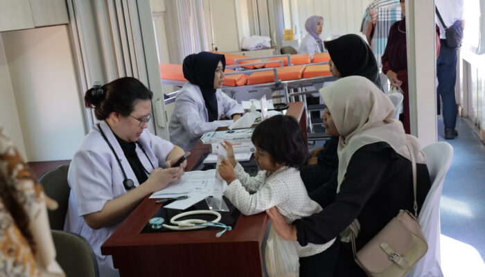 Rail Clinic Daop 2 Bandung Sapa Warga Malangbong Garut, Ratusan Orang Antusias Berobat Gratis