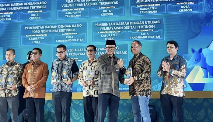 Perluas Layanan QRIS, Bank bjb Raih Penghargaan DIGIWARA 2026