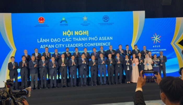 Dari Desa ke Panggung Dunia: Sumedang Bawa Revolusi Digital ke Ha Noi