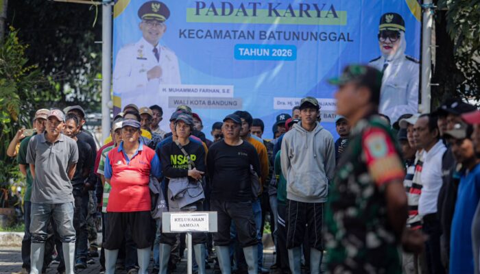 Farhan: Program Padat Karya Jadi Jembatan Warga Bandung Raih Pekerjaan Permanen