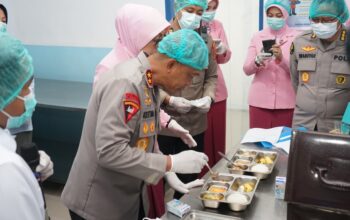 Turun Langsung ke Lapangan, Kapolda Jabar Cek Ketat Dapur Pelayanan Gizi di Garut