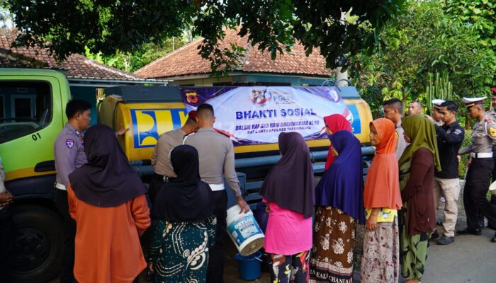 Bakti Polres Tasikmalaya pada HUT ke-80 Bhayangkara: Tebar 8.000 Liter Air Bersih dan 100 Paket Sembako