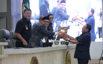 Rapat Paripurna DPRD Jabar: Bahas Ranperda Lingkungan Hidup dan Pendidikan