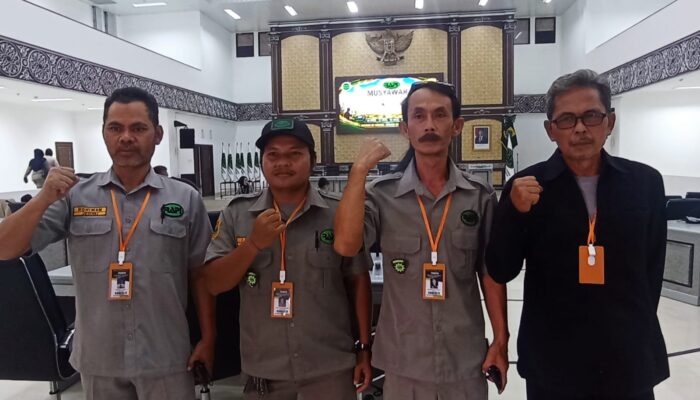 Bukan Sekadar Pegang Radio, Relawan RAPI Cianjur Selatan Sukses Jadi Tour Guide Keselamatan Pantai