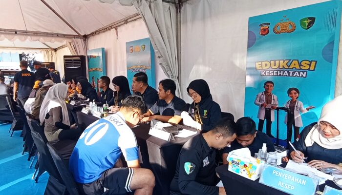 Sapa Warga di CFD Dago, Polda Jabar Gaungkan Pola Hidup Sehat dan Kenalkan Almatsus Polri