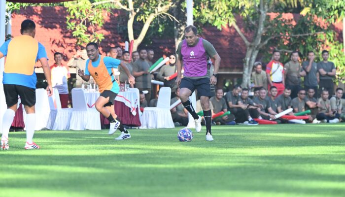 Perkokoh Solidilitas Kodiklatad dan Kodam III/Siliwangi Gelar Pertandingan Minisoccer