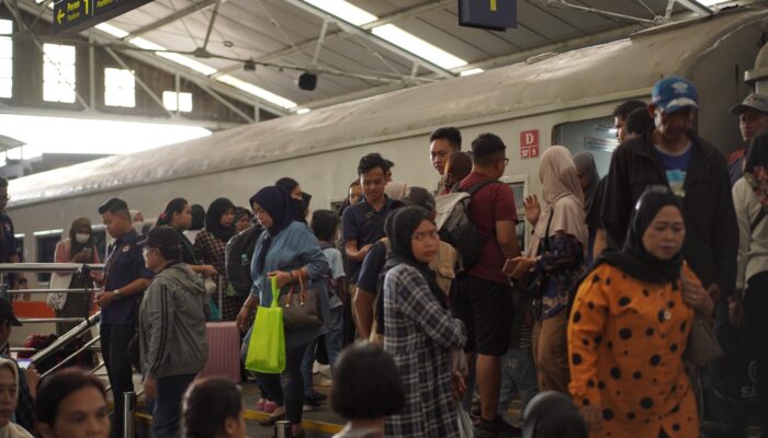 Pengguna Commuter Line Area II Bandung Tembus 10 Juta Penumpang