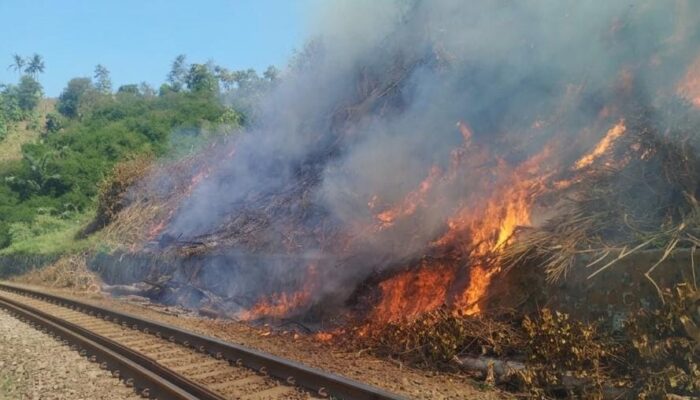KAI Daop 2 Bandung Warning Warga: Jangan Nyampah dan Bakar-bakar Dekat Rel