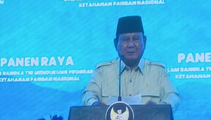 Bela Petani Ujungjaya, Presiden Prabowo Tegas: Yang Bilang Beras Mahal, Silakan Tanam Sendiri!
