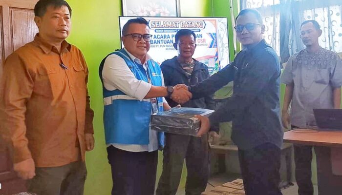 SMKN 1 Sukra Terima Bantuan APS dari PLN NP UP Indramayu