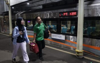 Makin Diminati Masyarakat, KA Cikuray Sabet Predikat Kereta Favorit di Daop 2 Bandung