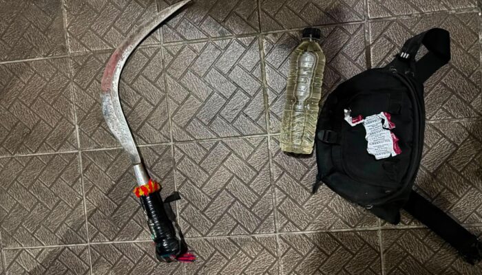 Ugal-ugalan Bawa Sajam dan Ciu di Pasar Mawar, Dua Pemuda Diringkus Patroli Presisi Polres Garut
