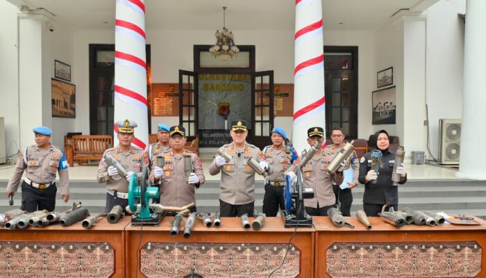 Geram Suara Bising Ganggu Warga, Polrestabes Bandung Gerinda 1.172 Knalpot Brong