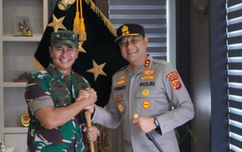 Reuni Dua Jenderal di Bandung, Kapolda Jabar Sambangi Danpussenif untuk Rawat Sinergitas