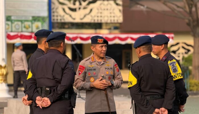 Mantapkan Kamtibmas di Jabar, Kapolda dan Dansat Brimob Ketat Cek Disiplin Personel