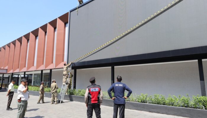 Buntut Penebangan Pohon Demi Videotron, Wali Kota Bandung Sanksi Denda dan Bekukan Izin