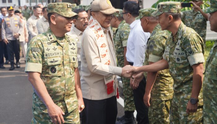 Sambangi Makodam III/Siliwangi, Menkopolkam Djamari Chaniago Perkuat Sinergi Perkencang Kondusivitas Wilayah