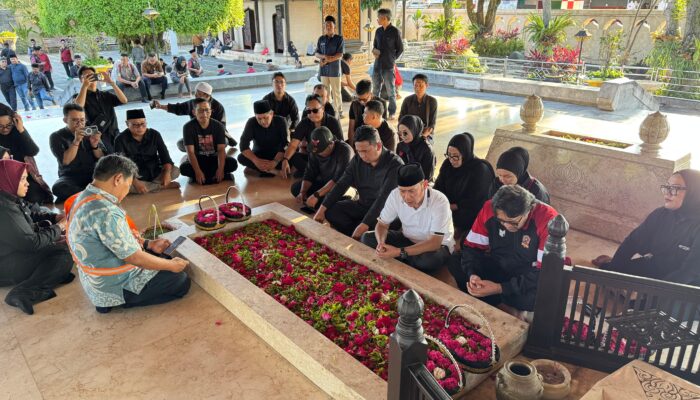 DPD PDI Perjuangan Jabar Ziarah ke Makam Bung Karno, Perkuat Ideologi dan Politik Kerakyatan