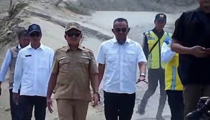 Jalan Lingkar Sadawarna Amblas di 6 Titik, Bupati Sumedang Minta Kementerian PUPR Segera Turun Tangan