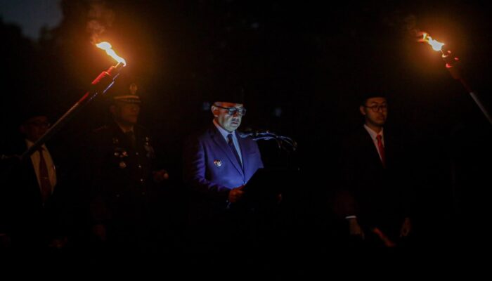 Marak Aksi Pengelupasan Pohon Misterius, Wali Kota Bandung M. Farhan Minta Satpol PP Turun Tangan