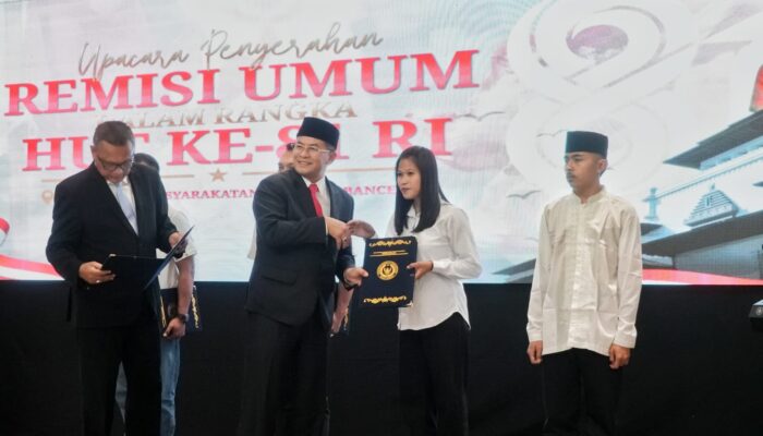 Wagub Erwan Setiawan Serahkan Remisi untuk 20.500 Warga Binaan se-Jabar