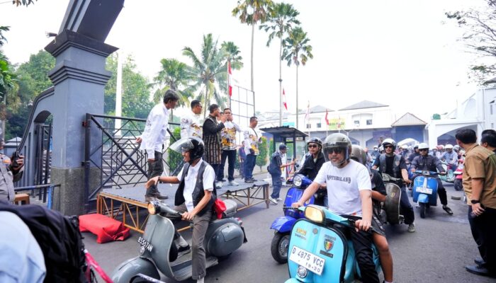 Lepas Kirab Merah Putih VAC Indonesia, Wagub Erwan Setiawan Apresiasi Konsistensi Para Scooterist