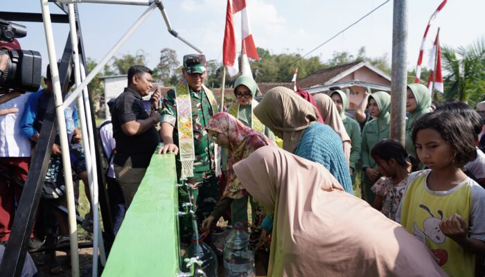 Resmikan Sumur Bor di Garut, Pangdam III/Siliwangi: TNI Hadir Beri Solusi Masalah Warga