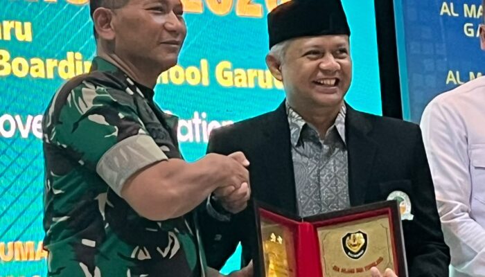 Mayjen TNI Sudaryanto Mengajak Santri Al Mashduqi Bisa Menjadi Generasi Yang Memiliki Ketahanan Iman Dan Kecakapan Menghadapi Perkembangan Zaman